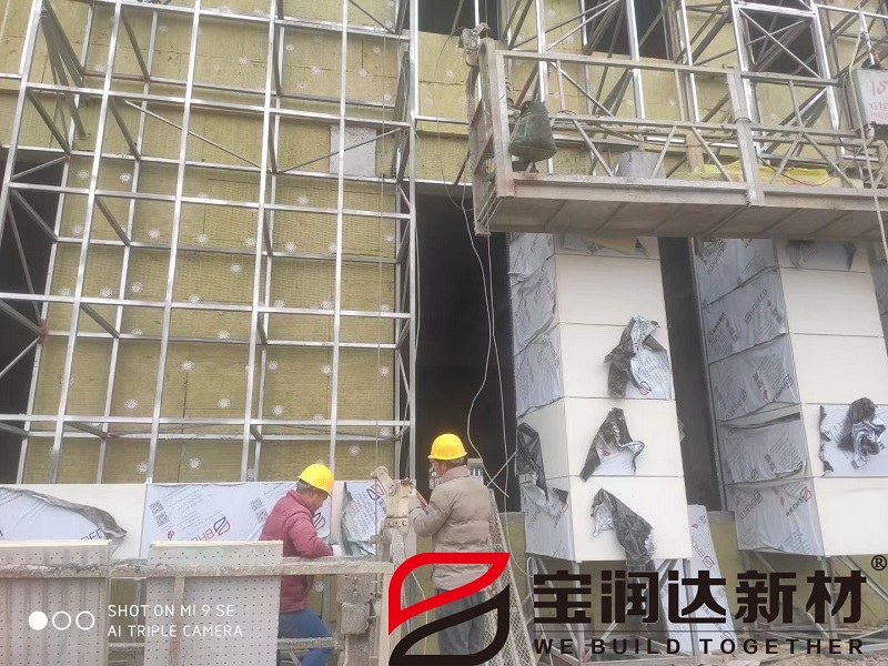 安徽阜陽(yáng)學(xué)院保溫一體板干掛施工